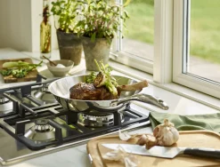 SCANPAN Pfannen>28 cm Pfanne mit Banderole - STS